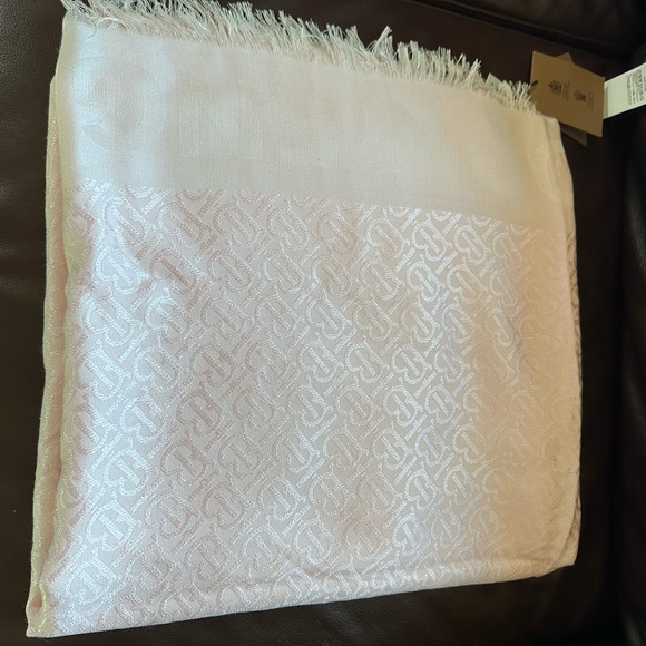 Burberry pink scarf 140❎140 Monogram Metallic Jacquard square brand New w Tags - Picture 4 of 8